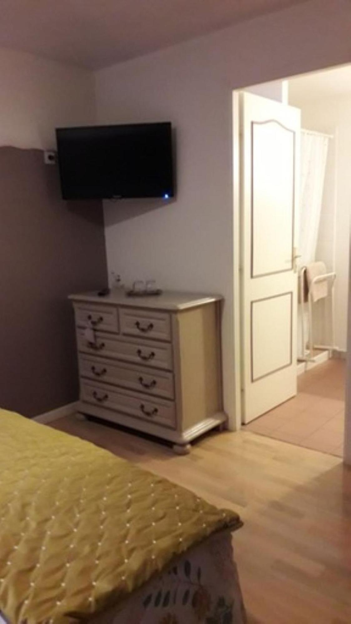Chambres D'Hotes Hebergement F.Mathieu แซงต์-มอริซ-ซูร์-โมแซล ภายนอก รูปภาพ